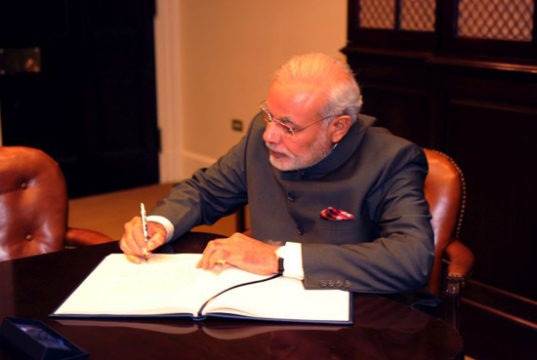 Modi obama sign