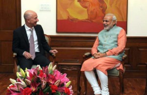 Amazon CEO Jeff Bezos meet PM Narendra Modi modi jeff