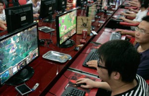 A young man dies playing games gaming dead